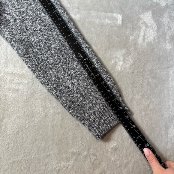 Forever 21 Men’s Gray Marled Turtleneck Sweater | Size XL | Cozy Knit - Picture 7 of 8